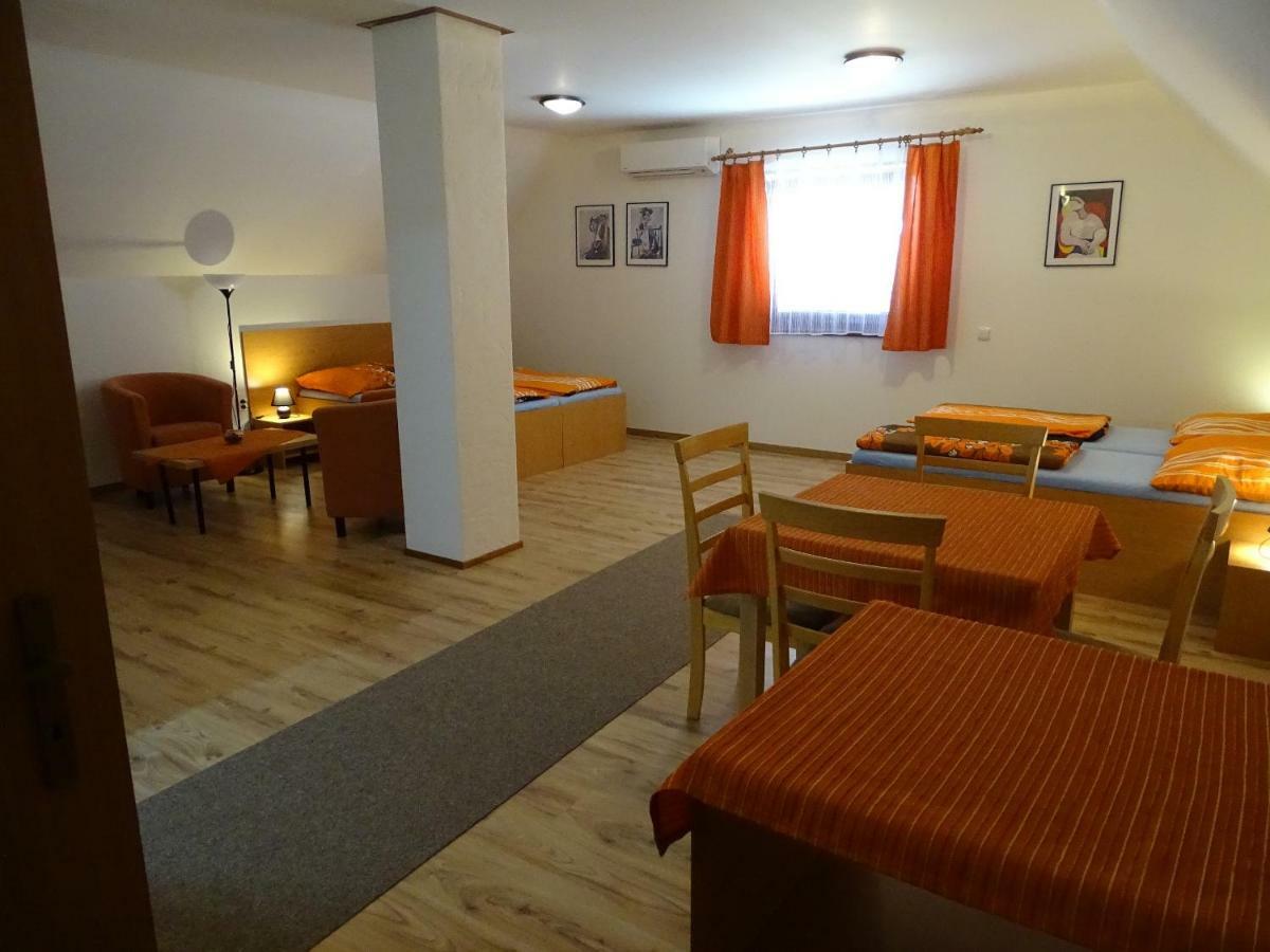 Penzion Pod Vápenkami Straznice Exterior foto