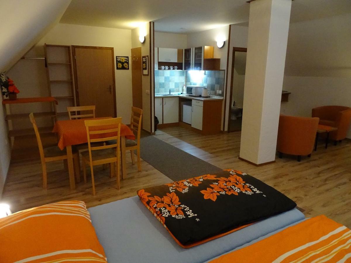 Penzion Pod Vápenkami Straznice Exterior foto