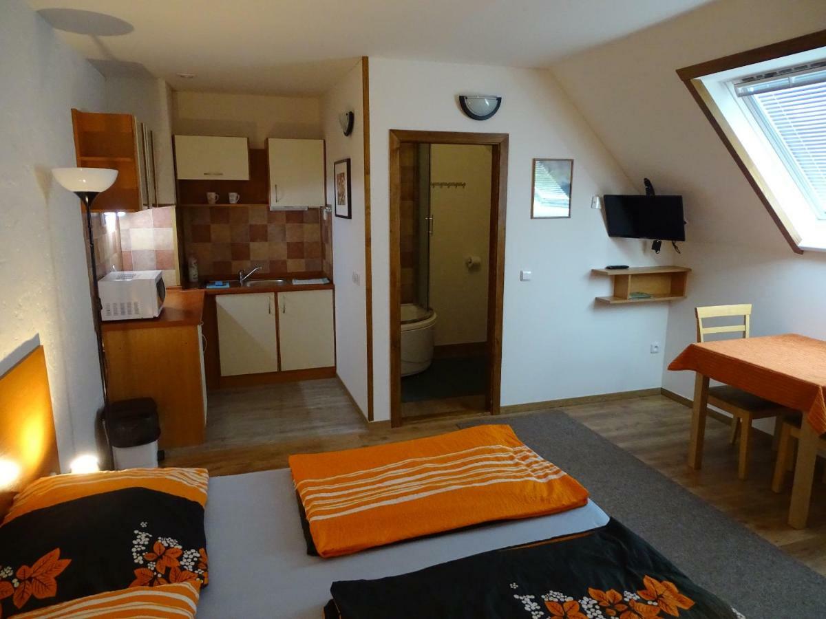 Penzion Pod Vápenkami Straznice Exterior foto